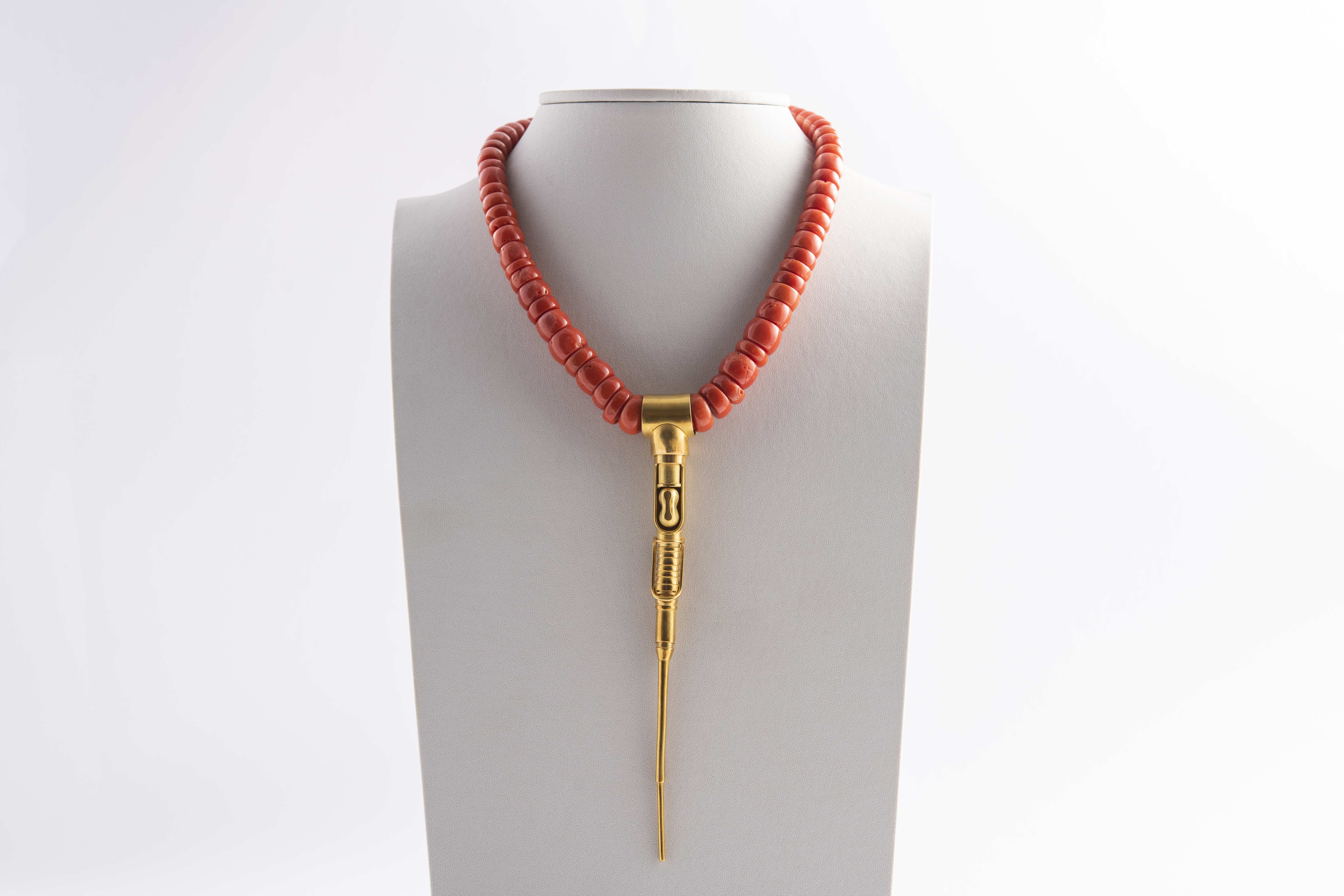 Claude_WESEL_Maya_necklace_18ct_yellow_gold_and_coral_necklace_Unique_piece_2004