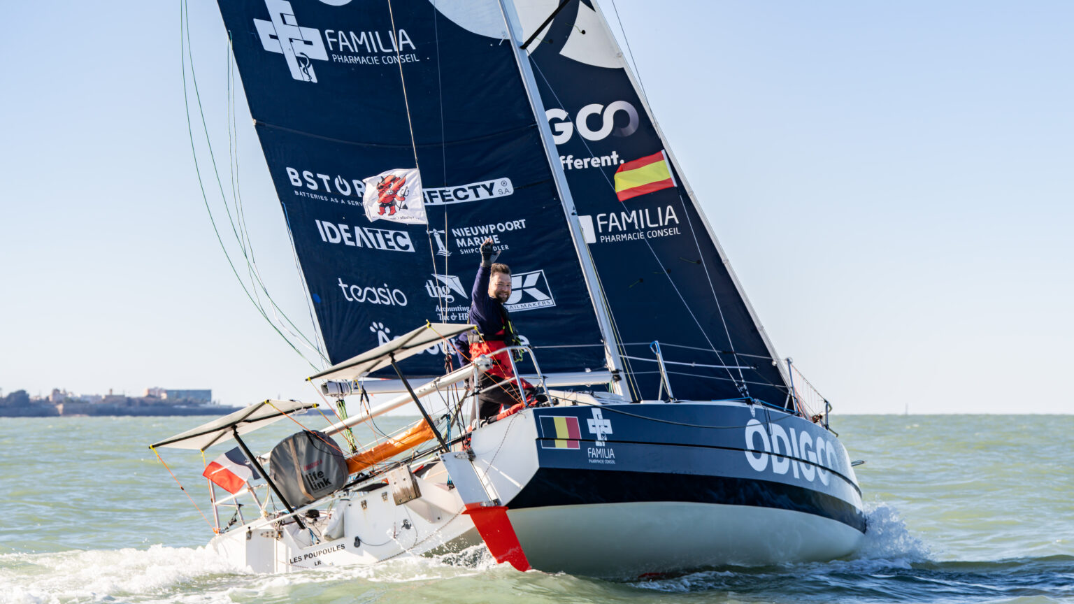 We are sailing... towards a world record