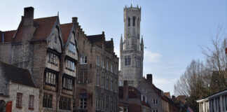 Visit Bruges by foot