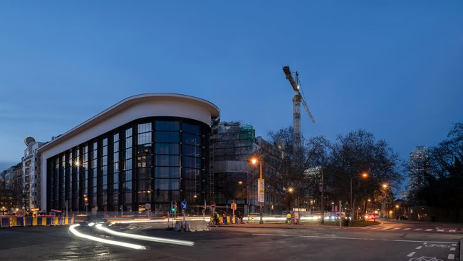 Kanal’s showroom on Place Sainctelette at night, January 2026, ahead of the November opening. Photo: © Koen Van Damme / Kanal.
